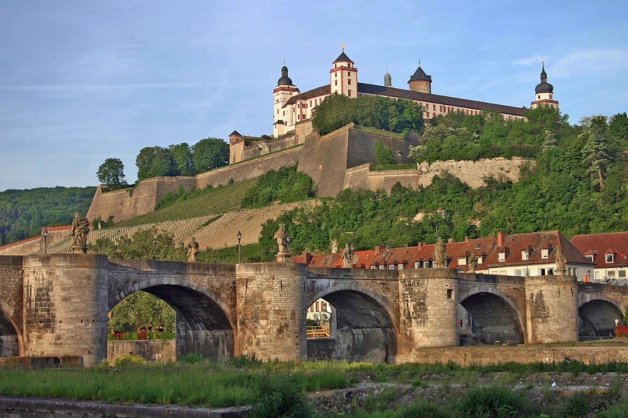 Private Room-Vineyards And City Würzburg Eksteriør bilde